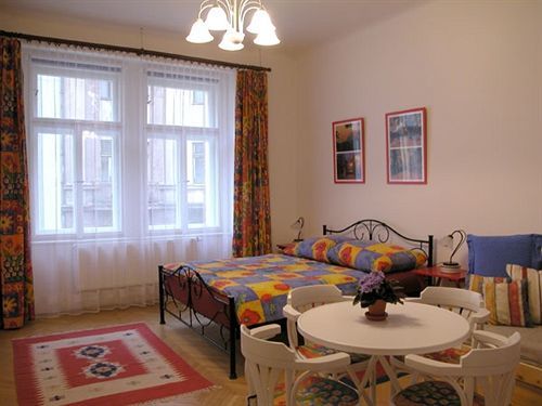 Pragues Rainbow Guest House Eksteriør billede